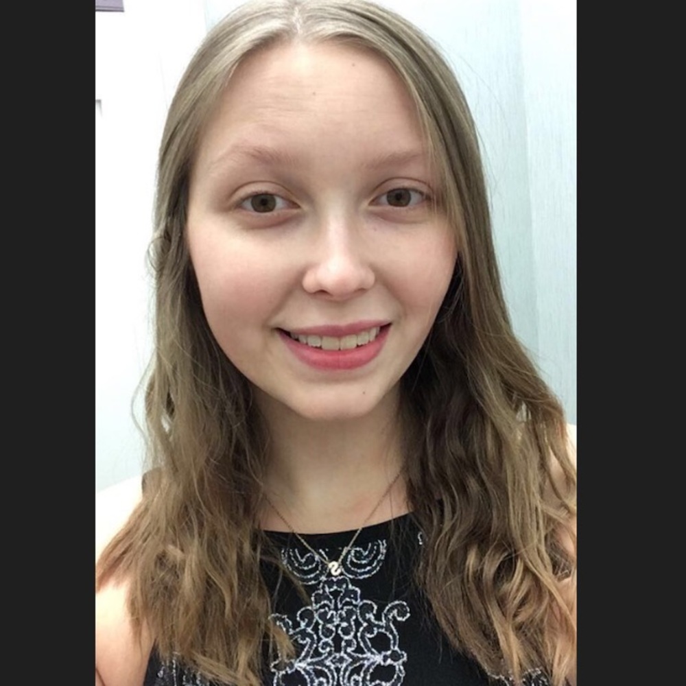 Meet your Posher, Alexis